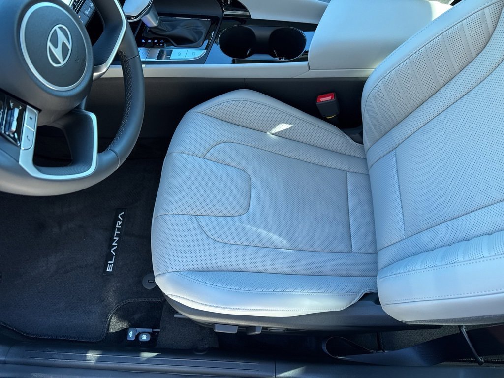 New 2026 Hyundai Elantra Limited image 12