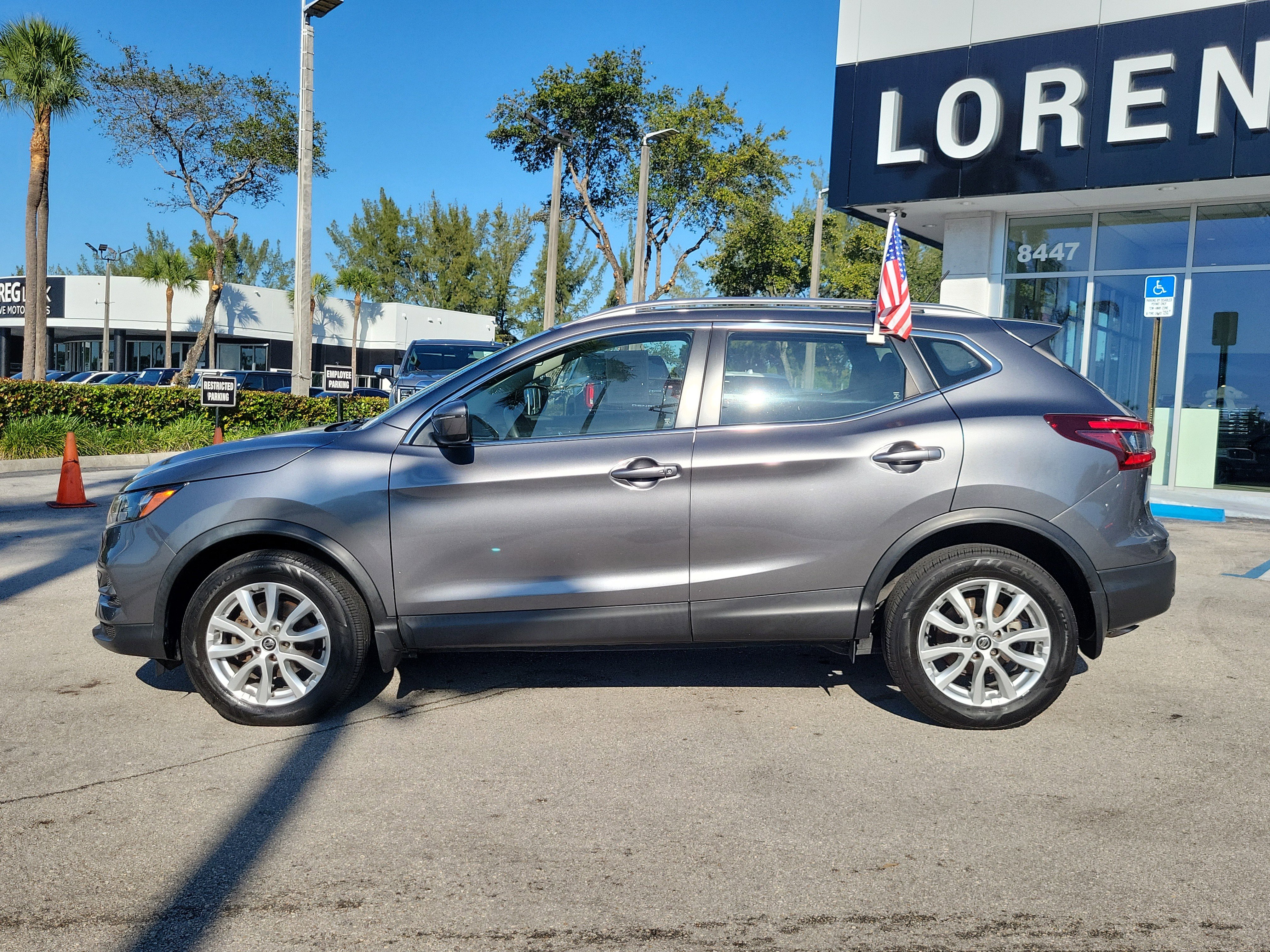 Used 2020 Nissan Rogue Sport SV image 8