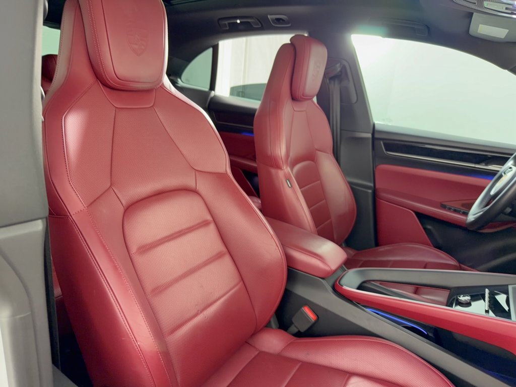 Certified 2024 Porsche Macan 4 Electric AWD/4WD image 30