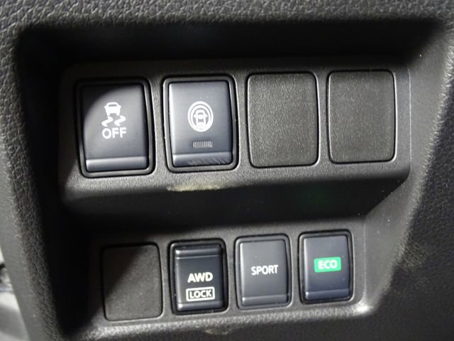 Used 2020 Nissan Rogue Sport SV image 19