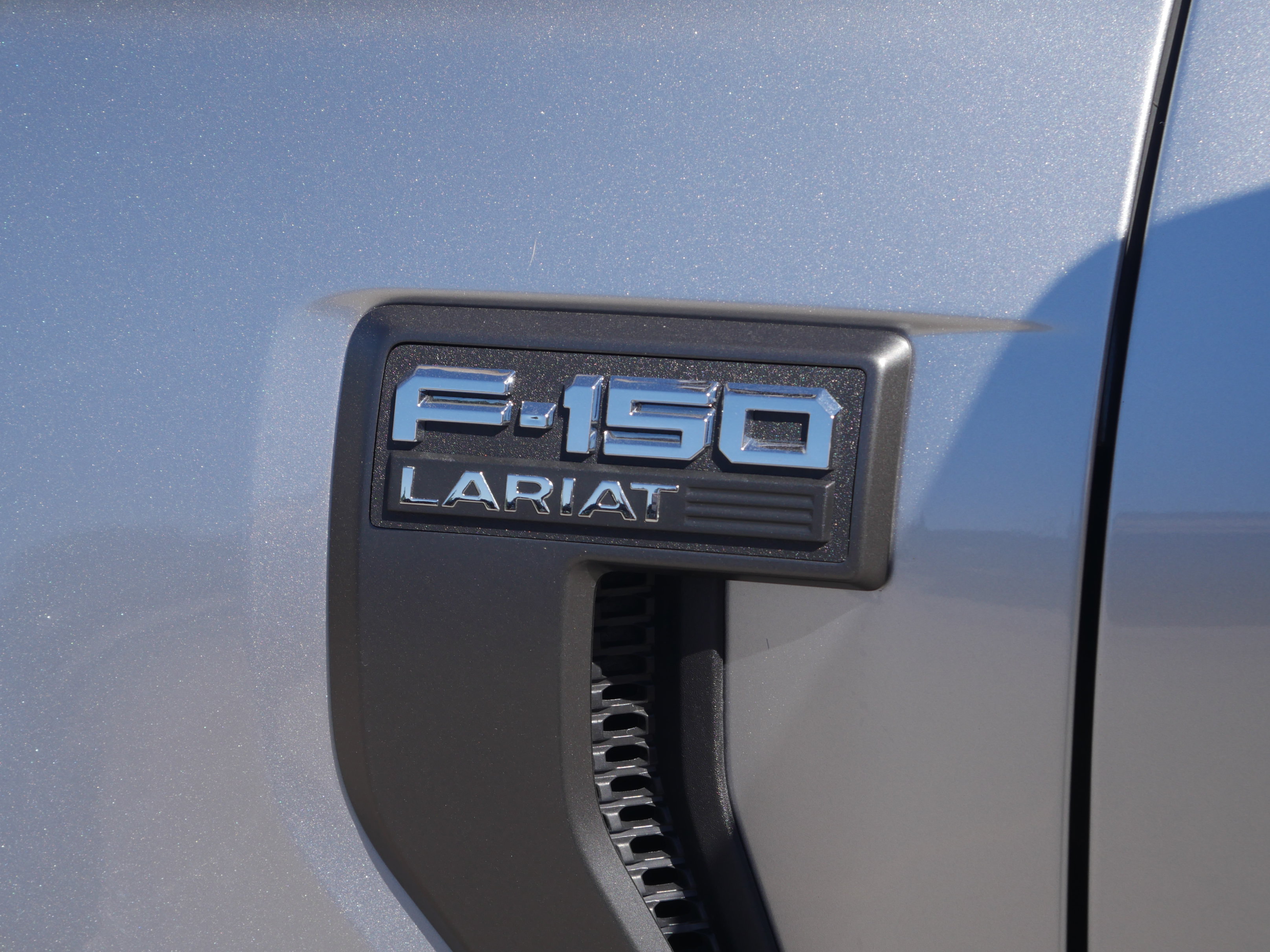 Certified 2023 Ford F150 Lariat w/ Max Trailer Tow Package AWD/4WD image 18
