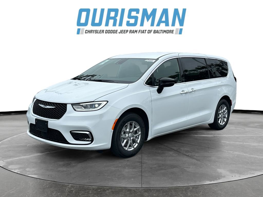 New 2026 Chrysler Pacifica Select image 2