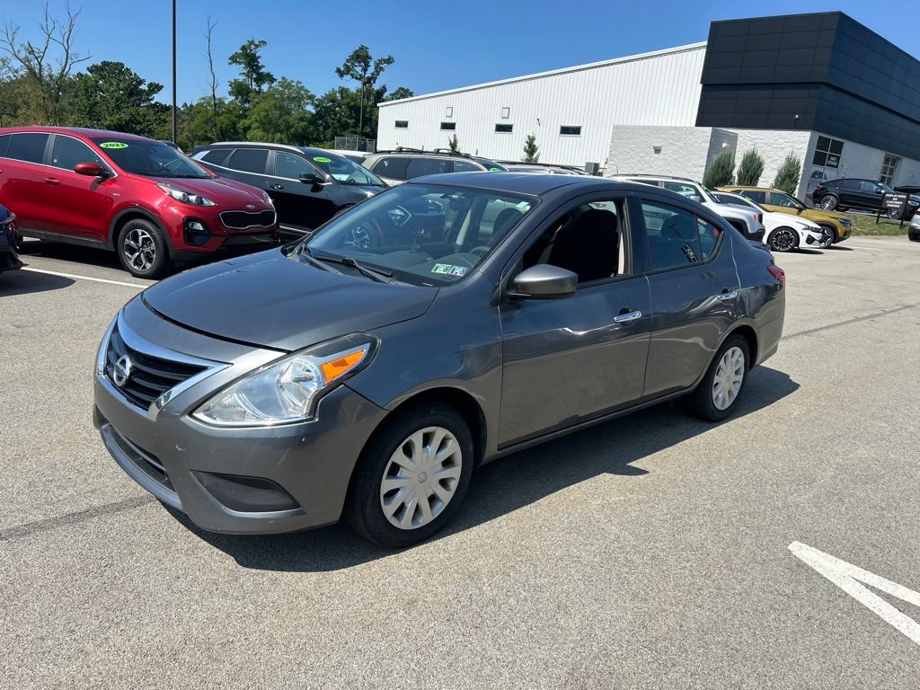 Used 2018 Nissan Versa SV FWD image 3