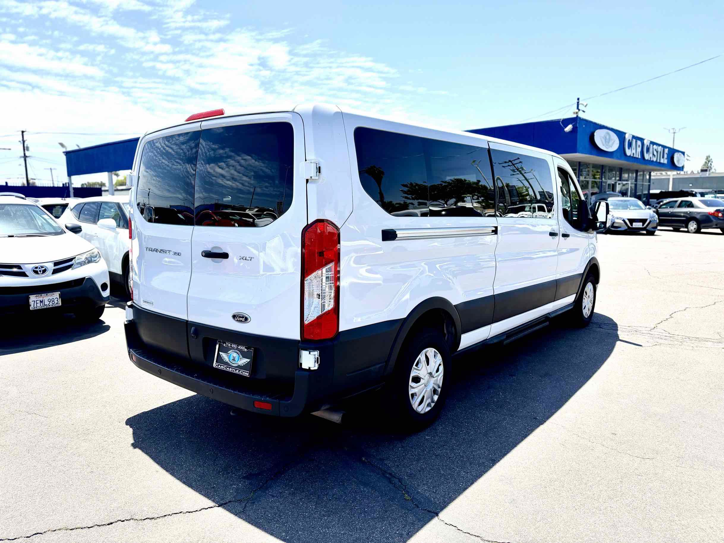 Used 2023 Ford Transit 350 XLT RWD image 5