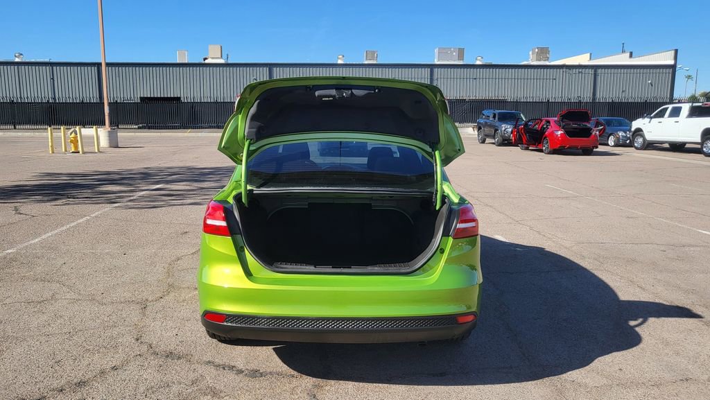 Used 2018 Ford Focus SE w/ SE Appearance Package image 13