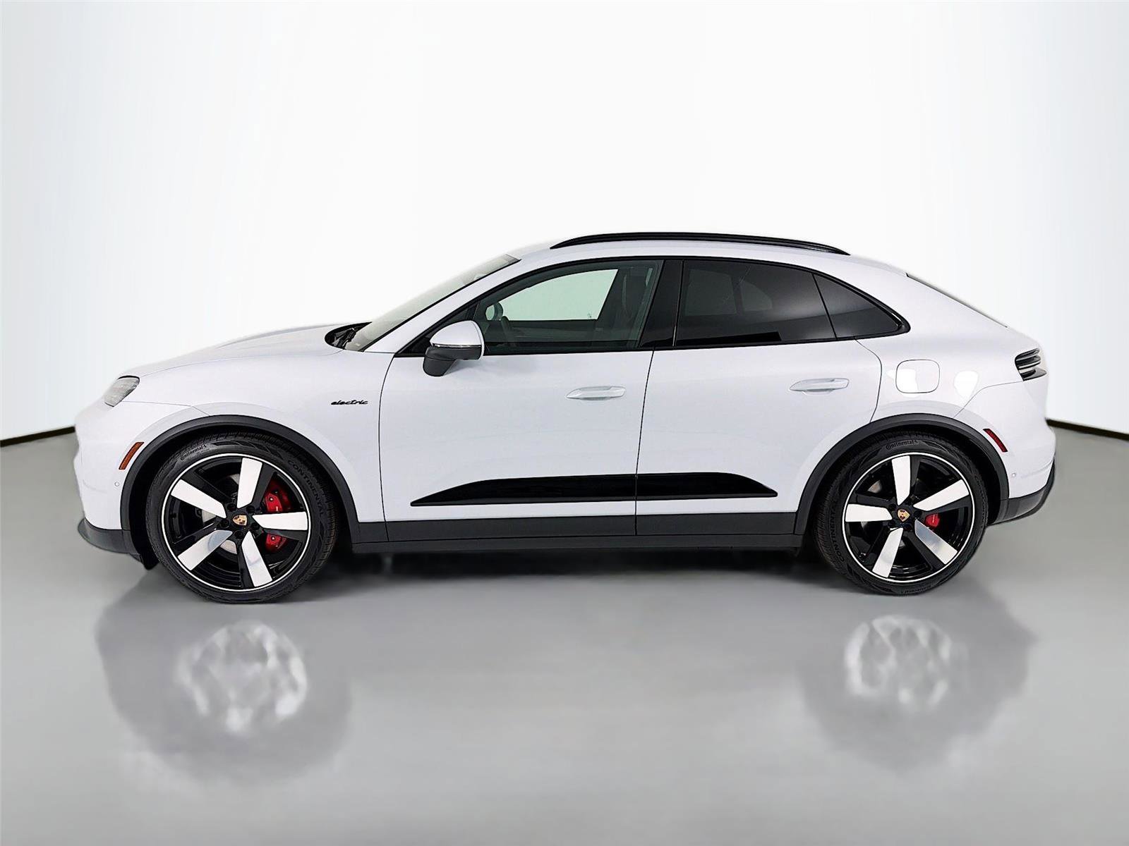 New 2025 Porsche Macan 4S Electric AWD/4WD image 2