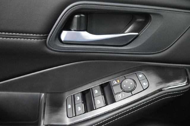 New 2026 Nissan Rogue Dark Armor FWD image 18