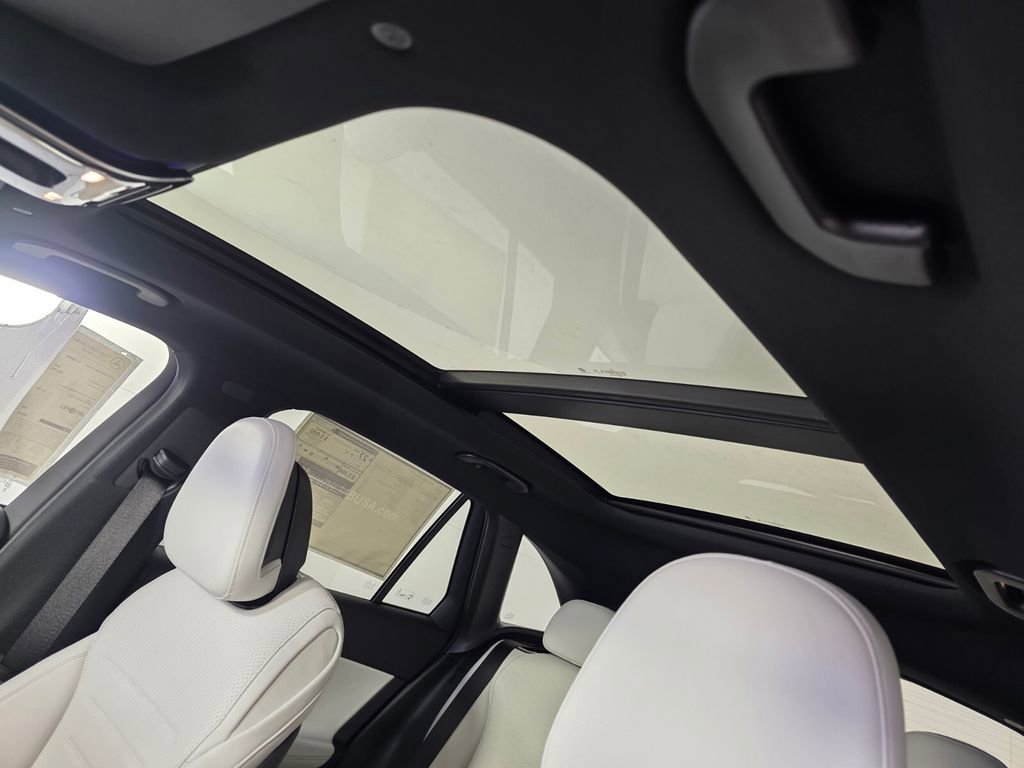 New 2026 Mercedes-Benz GLC 300 image 9