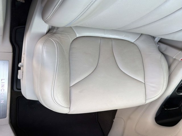 Certified 2019 Lincoln MKC Reserve w/ MKC Technology Package FWD image 19