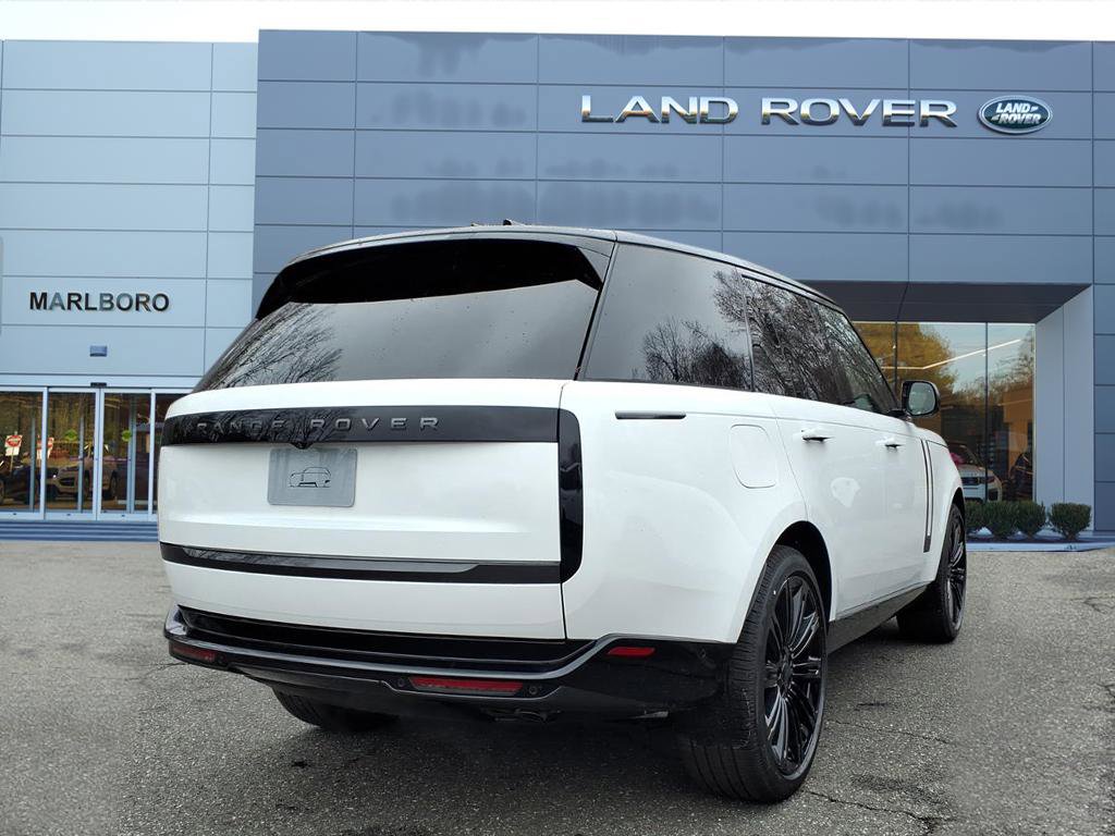New 2026 Land Rover Range Rover SE image 2