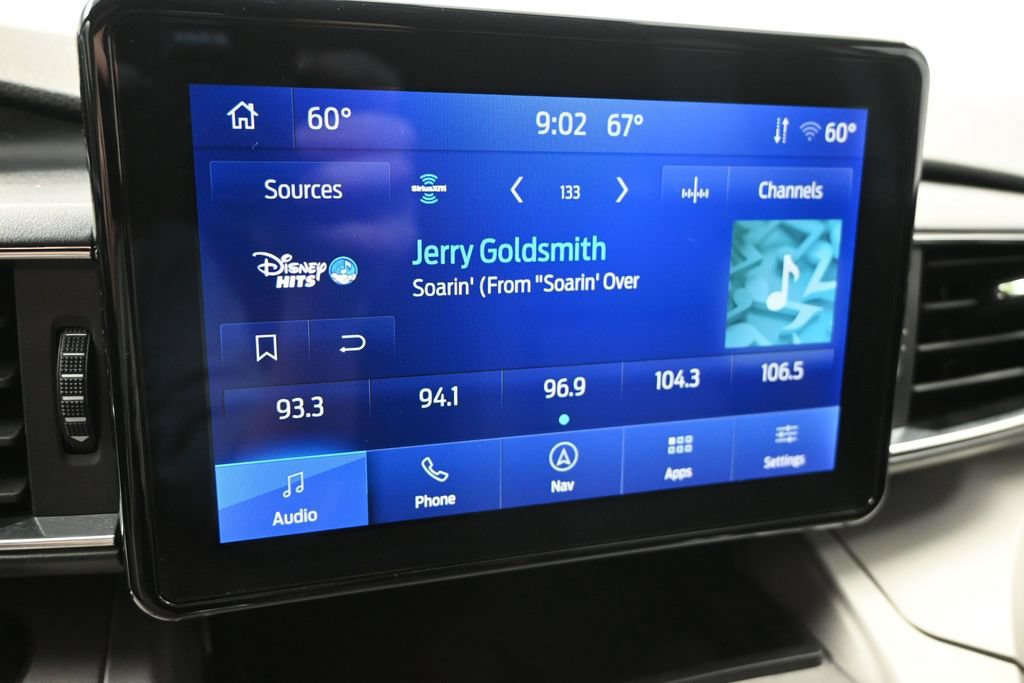 Used 2022 Ford Explorer XLT w/ Equipment Group 202A AWD/4WD image 17