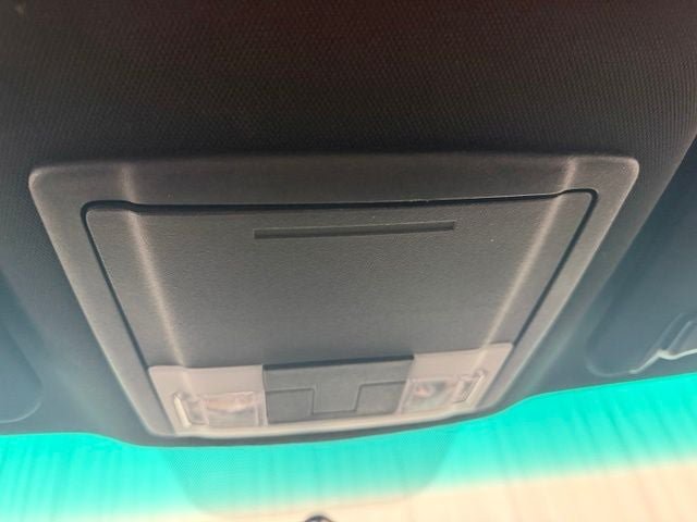 Used 2017 Ford Explorer XLT w/ Class II Trailer Tow Package AWD/4WD image 14