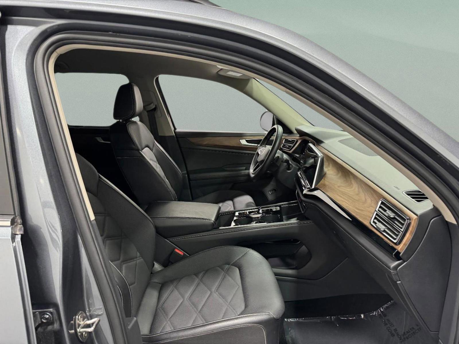 Used 2024 Volkswagen Atlas SE image 20