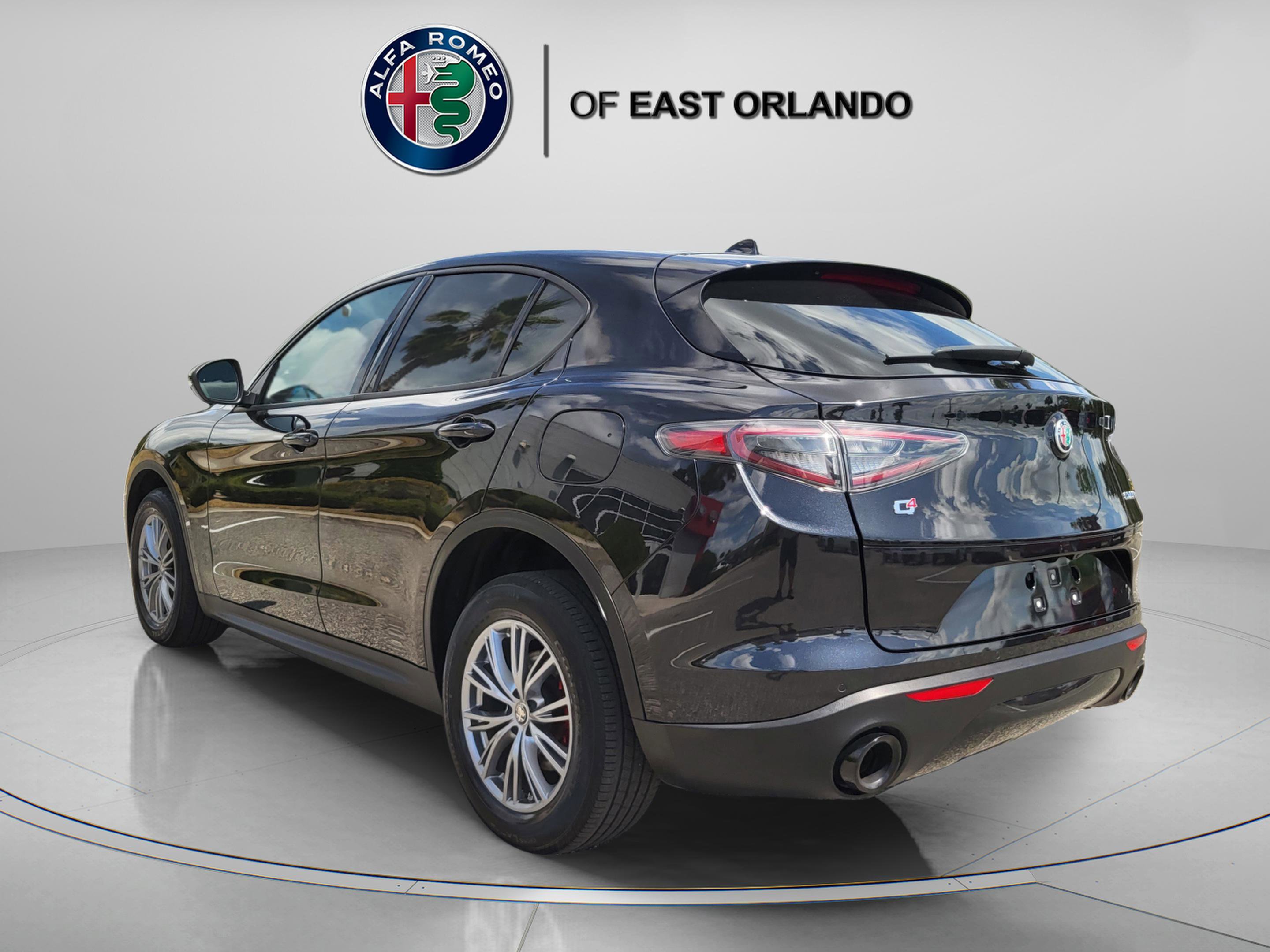 Used 2024 Alfa Romeo Stelvio Sprint image 5