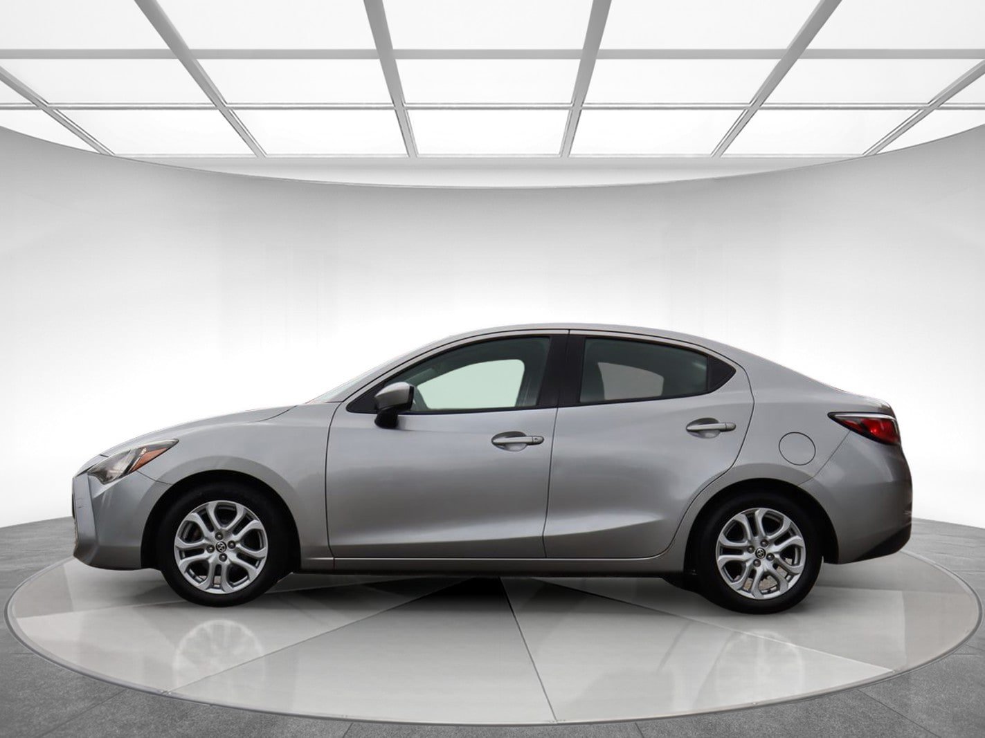 Used 2016 Scion iA FWD image 4