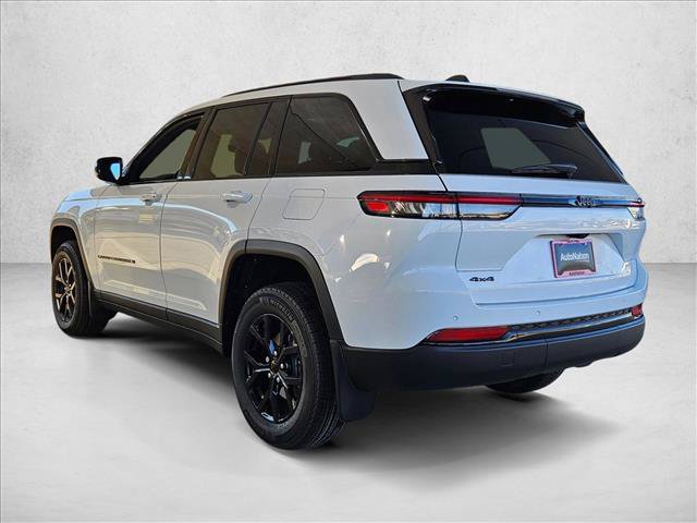 New 2025 Jeep Grand Cherokee Altitude w/ MOPAR Finishing Package AWD/4WD image 9