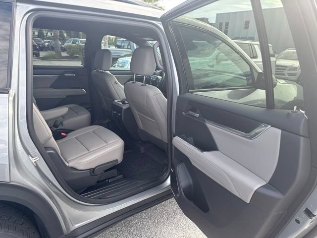 Used 2026 GMC Acadia Elevation w/ Black Edition FWD image 12