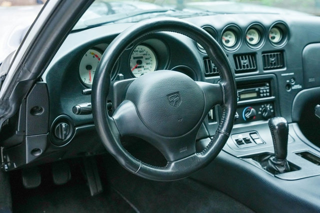 Used 1998 Dodge Viper GTS RWD image 41