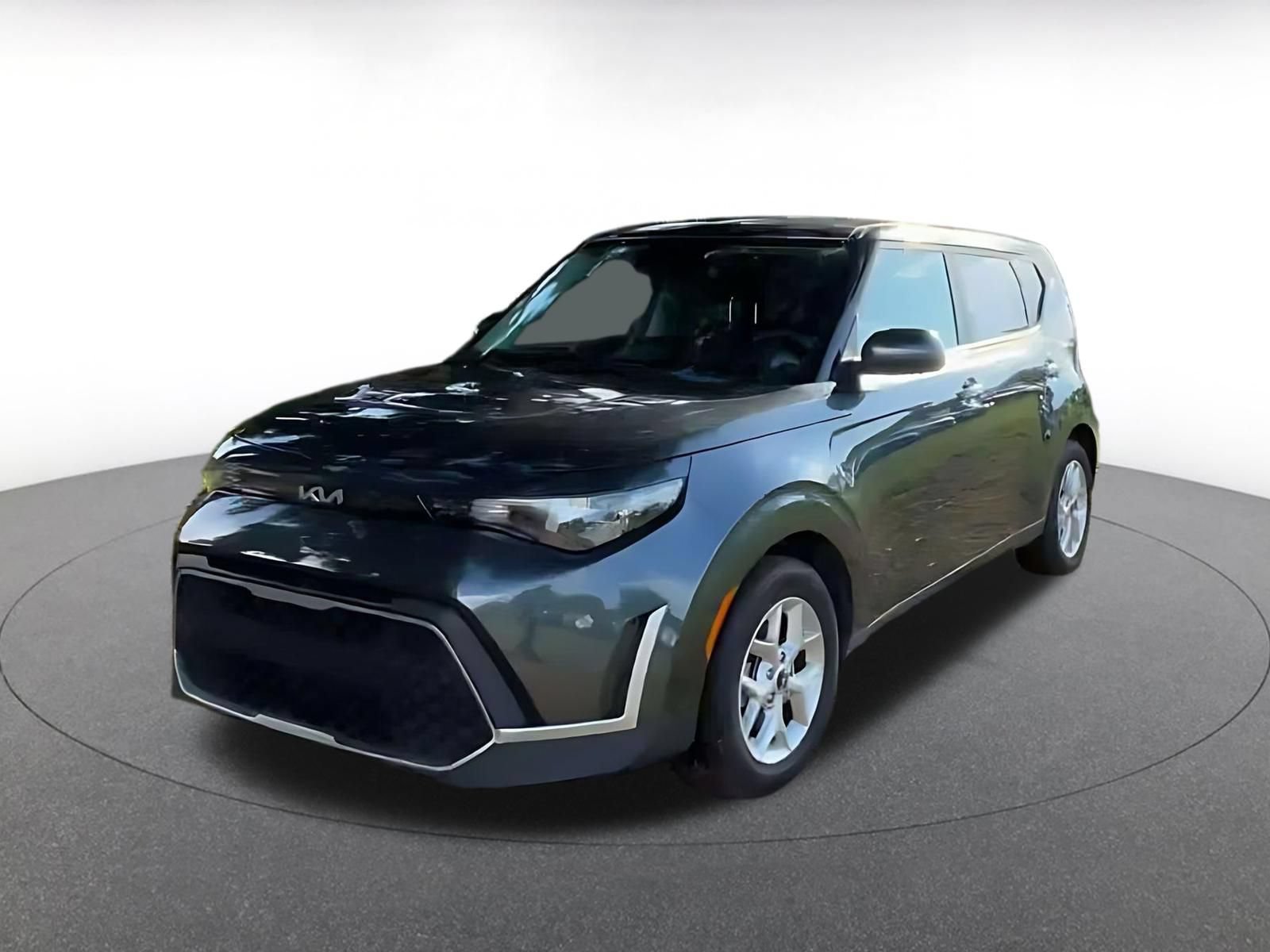 Used 2025 Kia Soul LX w/ LX Technology Package FWD image 6