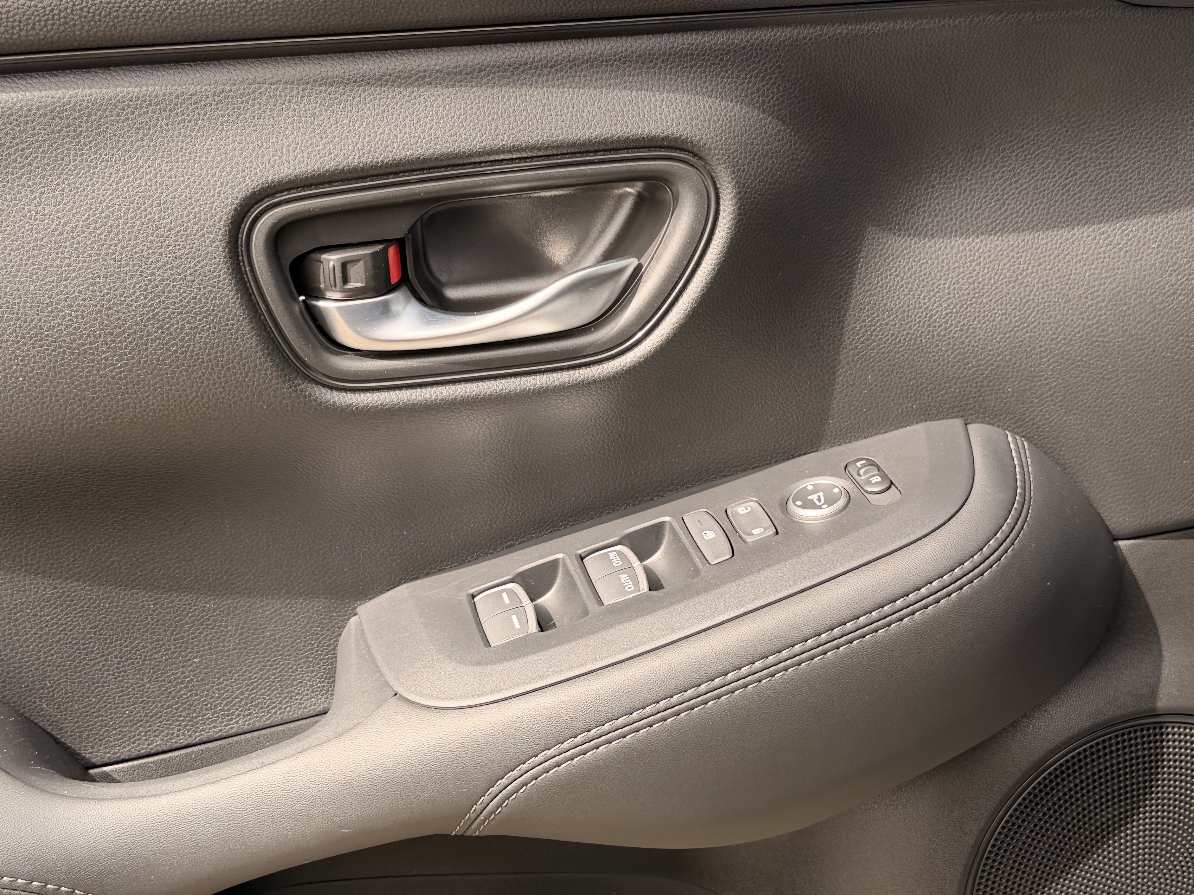 Certified 2026 Honda HR-V EX-L image 12