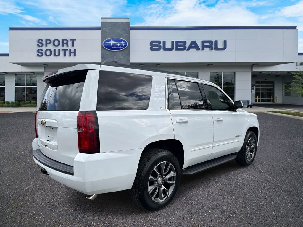Used 2017 Chevrolet Tahoe LT w/ Luxury Package AWD/4WD image 3