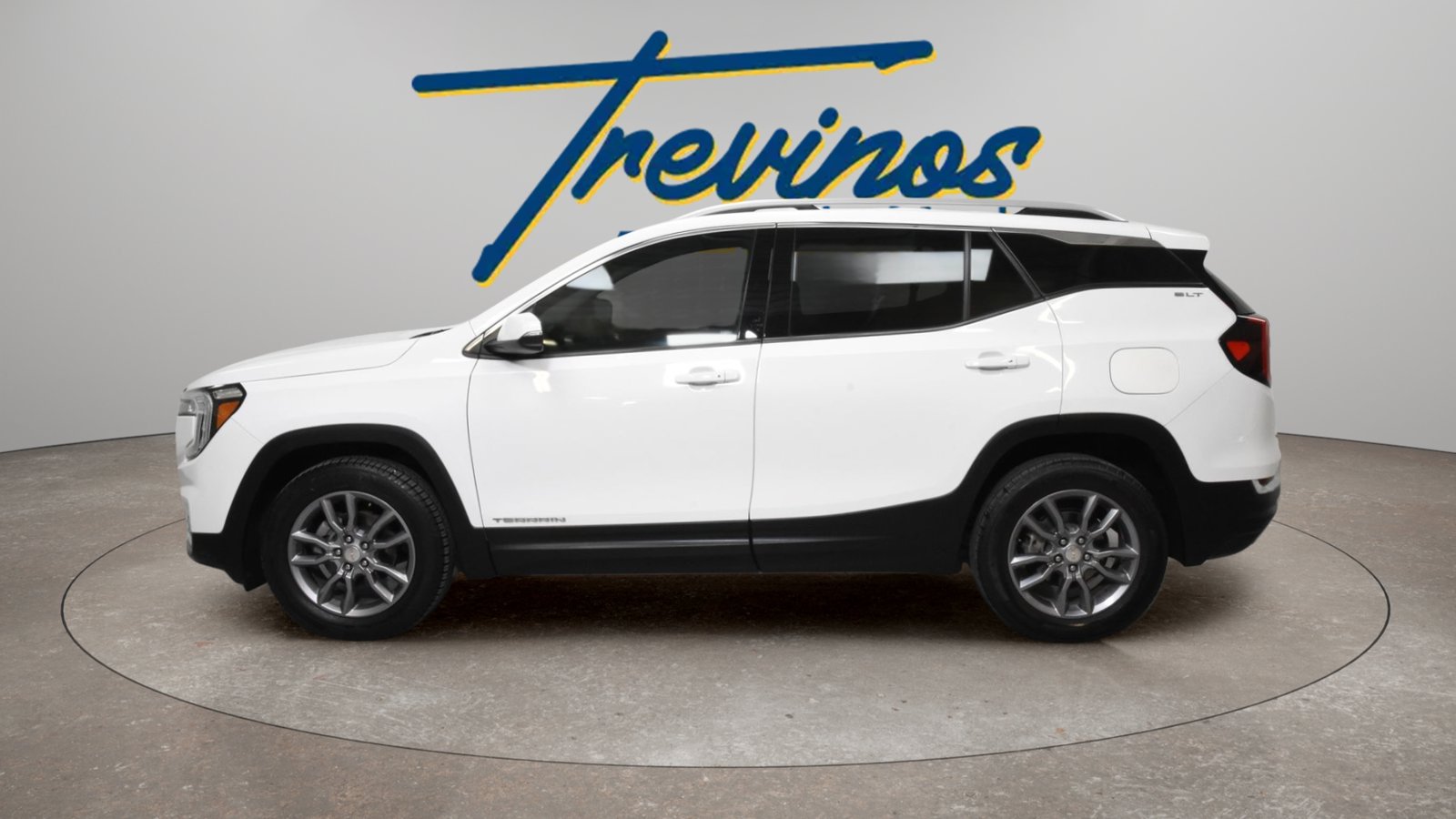 Used 2023 GMC Terrain SLT FWD image 10