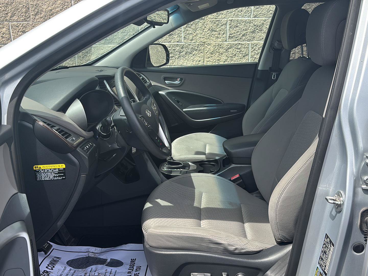 Used 2018 Hyundai Santa Fe SE AWD/4WD image 5