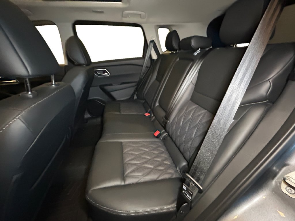 Used 2026 Nissan Rogue Platinum AWD/4WD image 14
