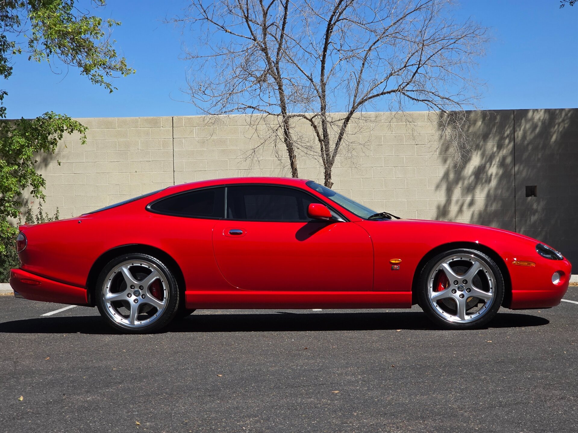 Used 2005 Jaguar XK8 Coupe RWD image 11