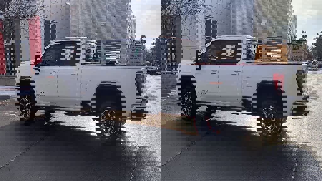 Used 2022 GMC Sierra 2500 AT4 w/ AT4 Premium Plus Package image 6