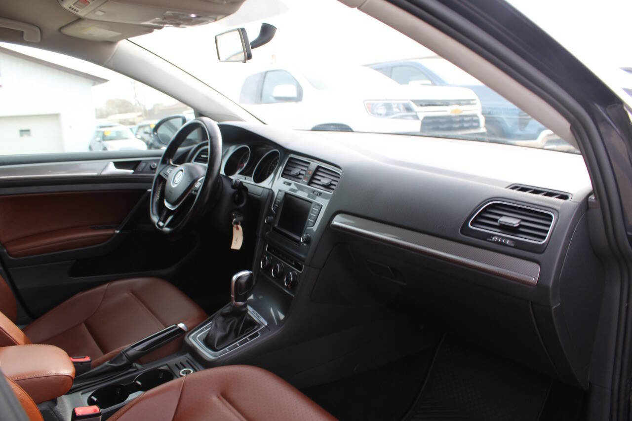 Used 2017 Volkswagen Golf Alltrack S image 15