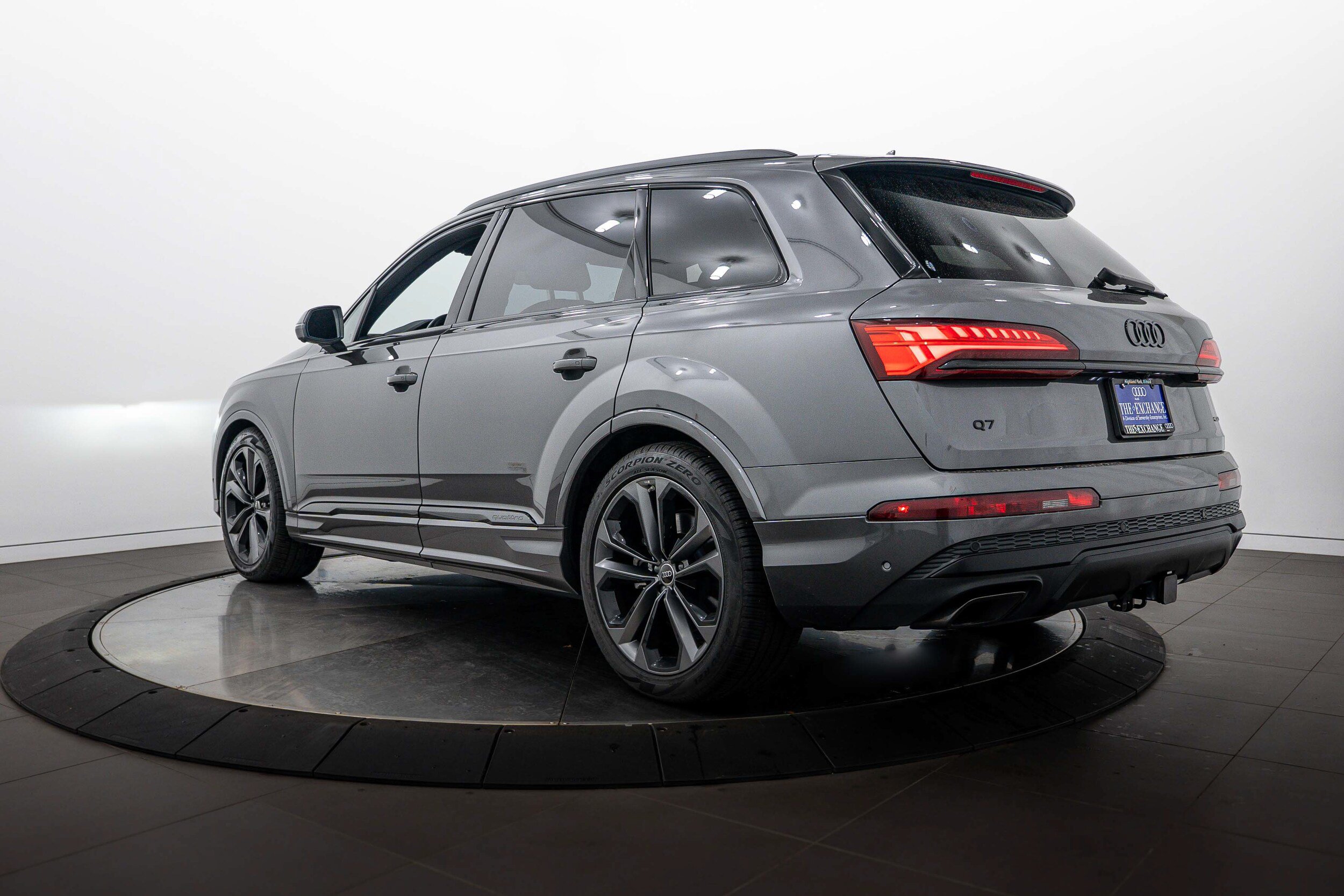 Used 2026 Audi Q7 3.0T Premium Plus w/ Premium Plus Package AWD/4WD image 4