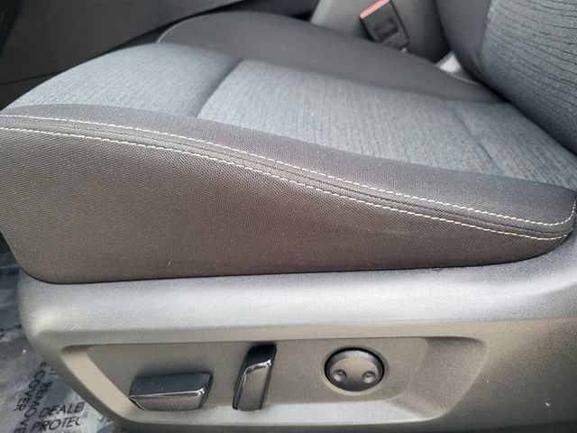 Certified 2022 Nissan Rogue SV image 16