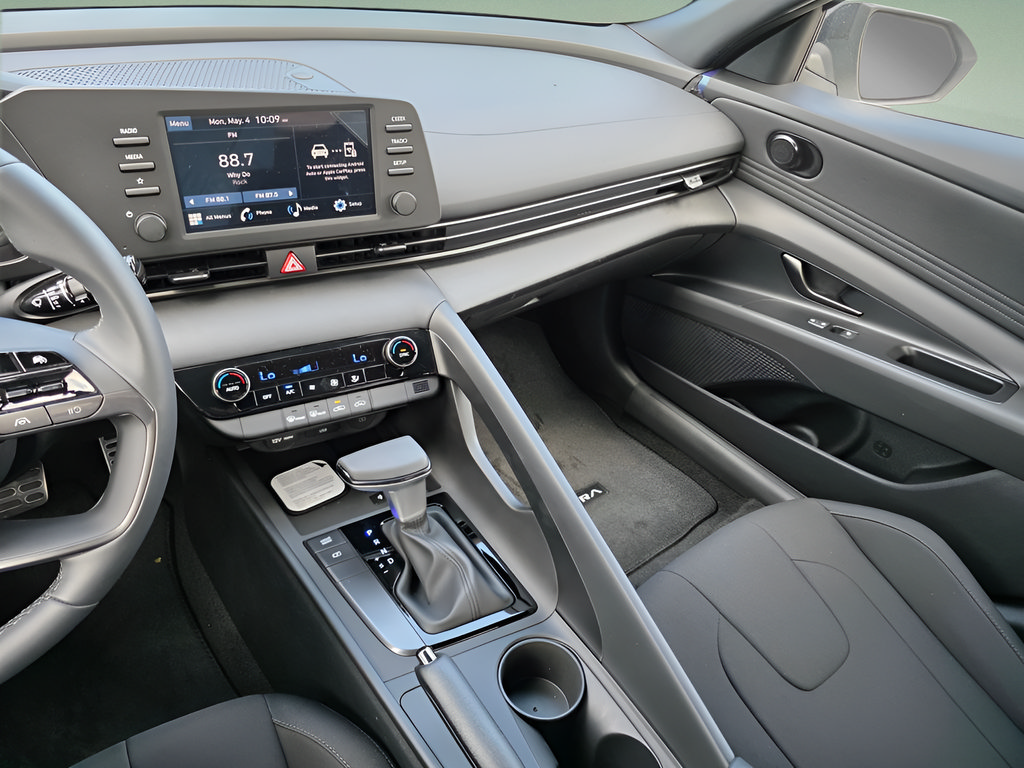 New 2026 Hyundai Elantra Sport FWD image 17