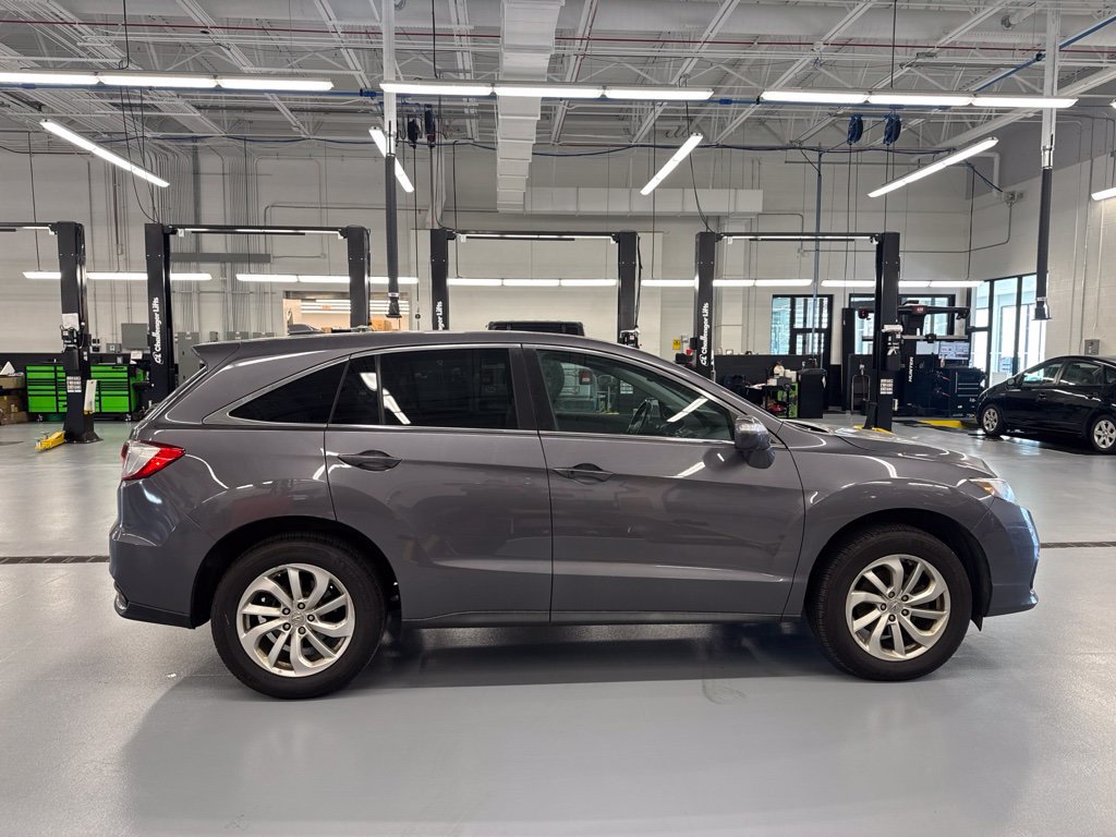 Used 2017 Acura RDX w/ Technology Package FWD image 4