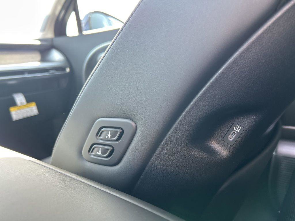 New 2026 Hyundai Ioniq 9 Limited w/ Tow & Go Package image 28