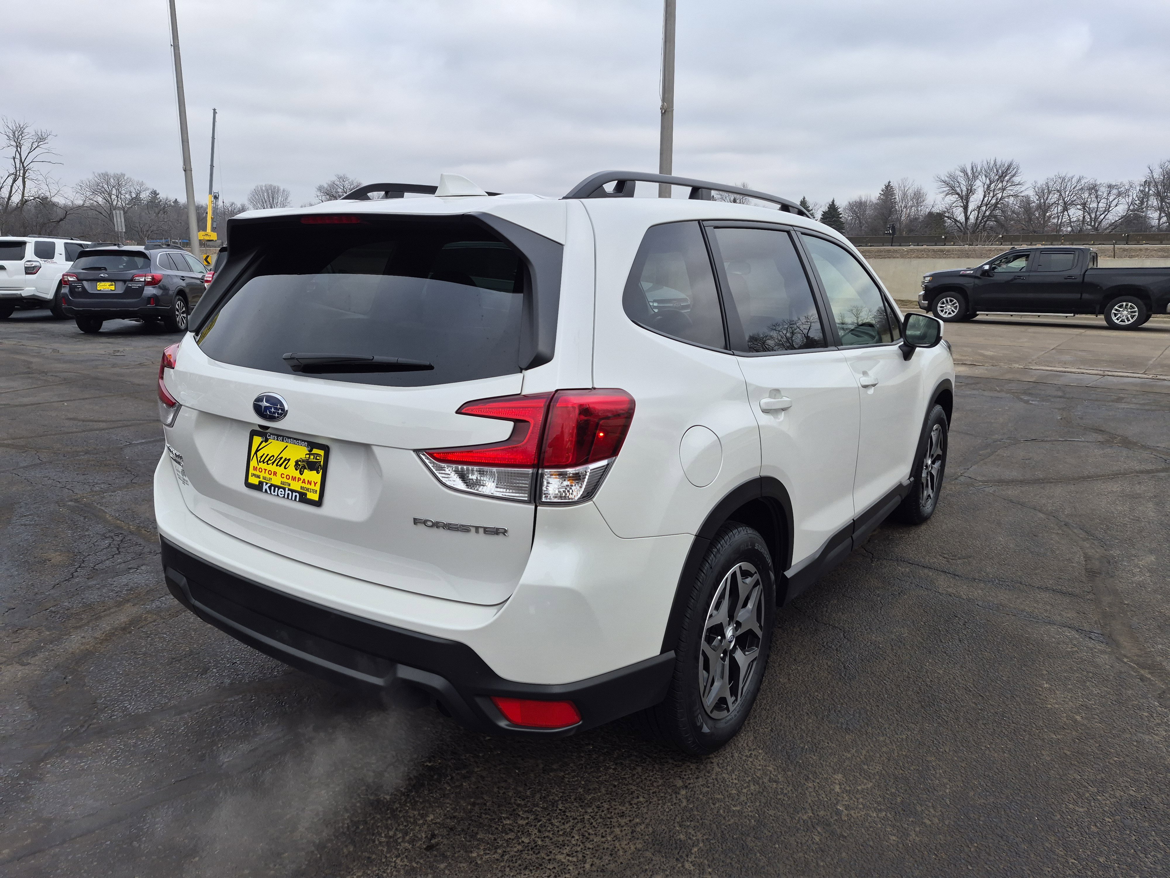 Used 2022 Subaru Forester Premium image 8