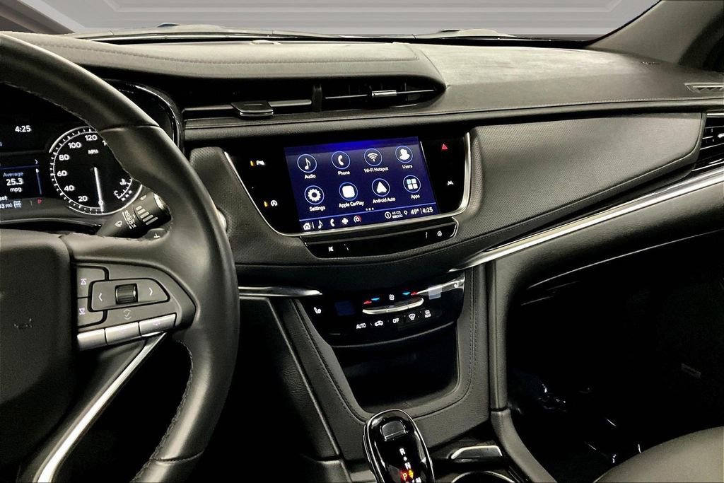 Certified 2025 Cadillac XT6 Luxury AWD/4WD image 9