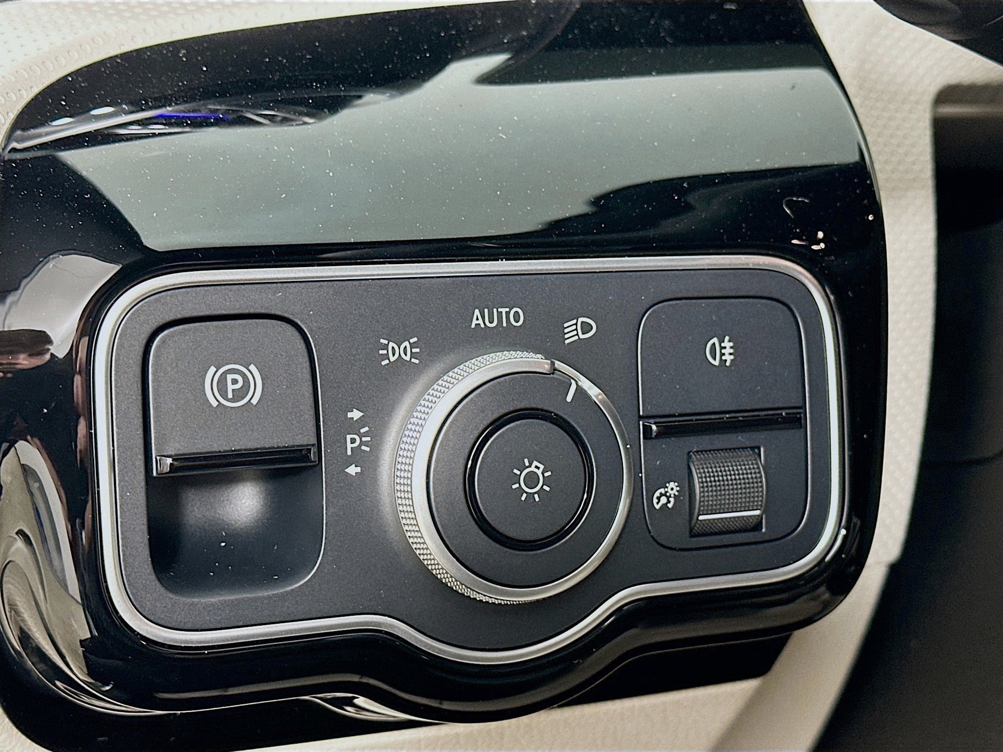 Certified 2025 Mercedes-Benz CLA 250 4MATIC image 10