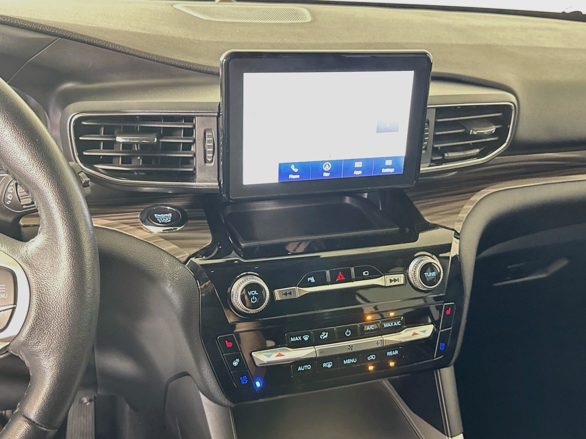 Used 2023 Ford Explorer Limited AWD/4WD image 18