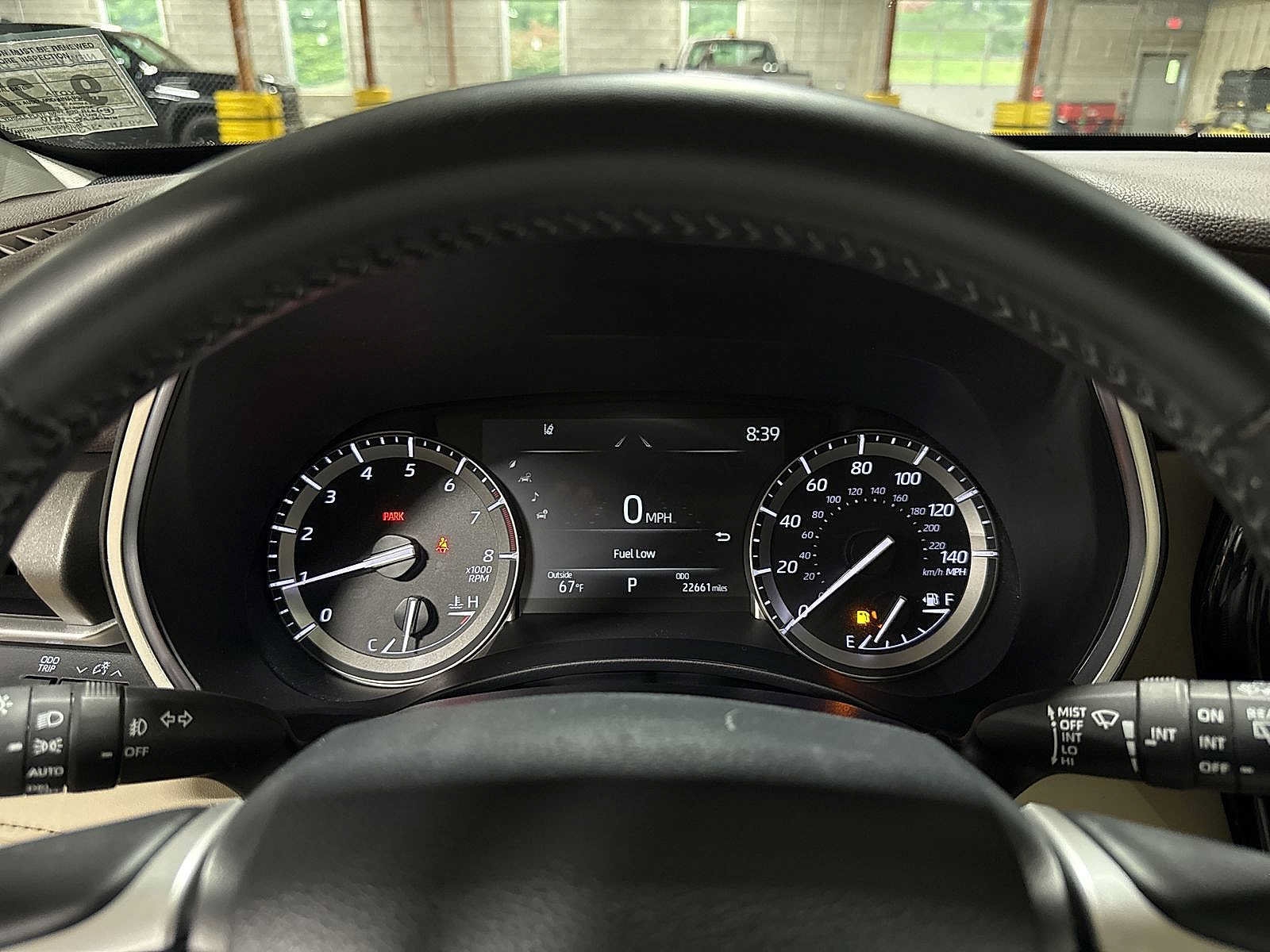 Used 2022 Toyota Highlander XLE AWD/4WD image 34