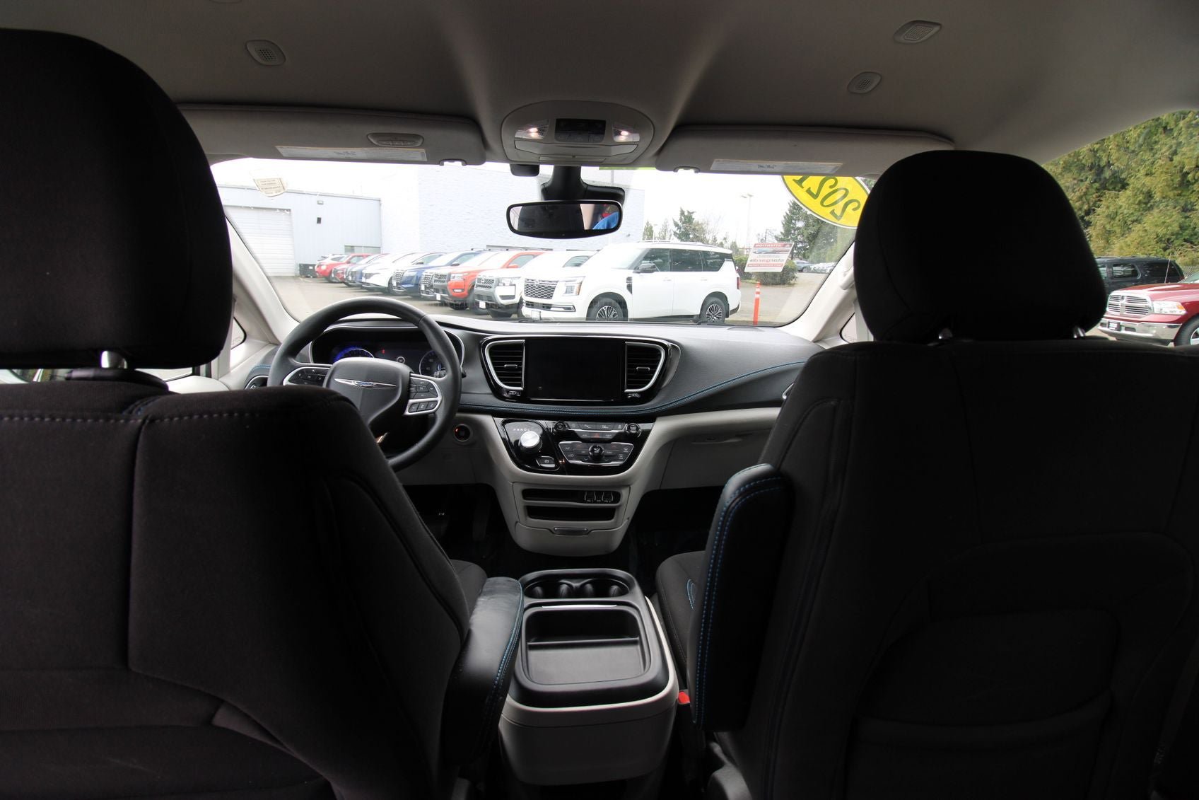 Used 2021 Chrysler Pacifica Touring image 18