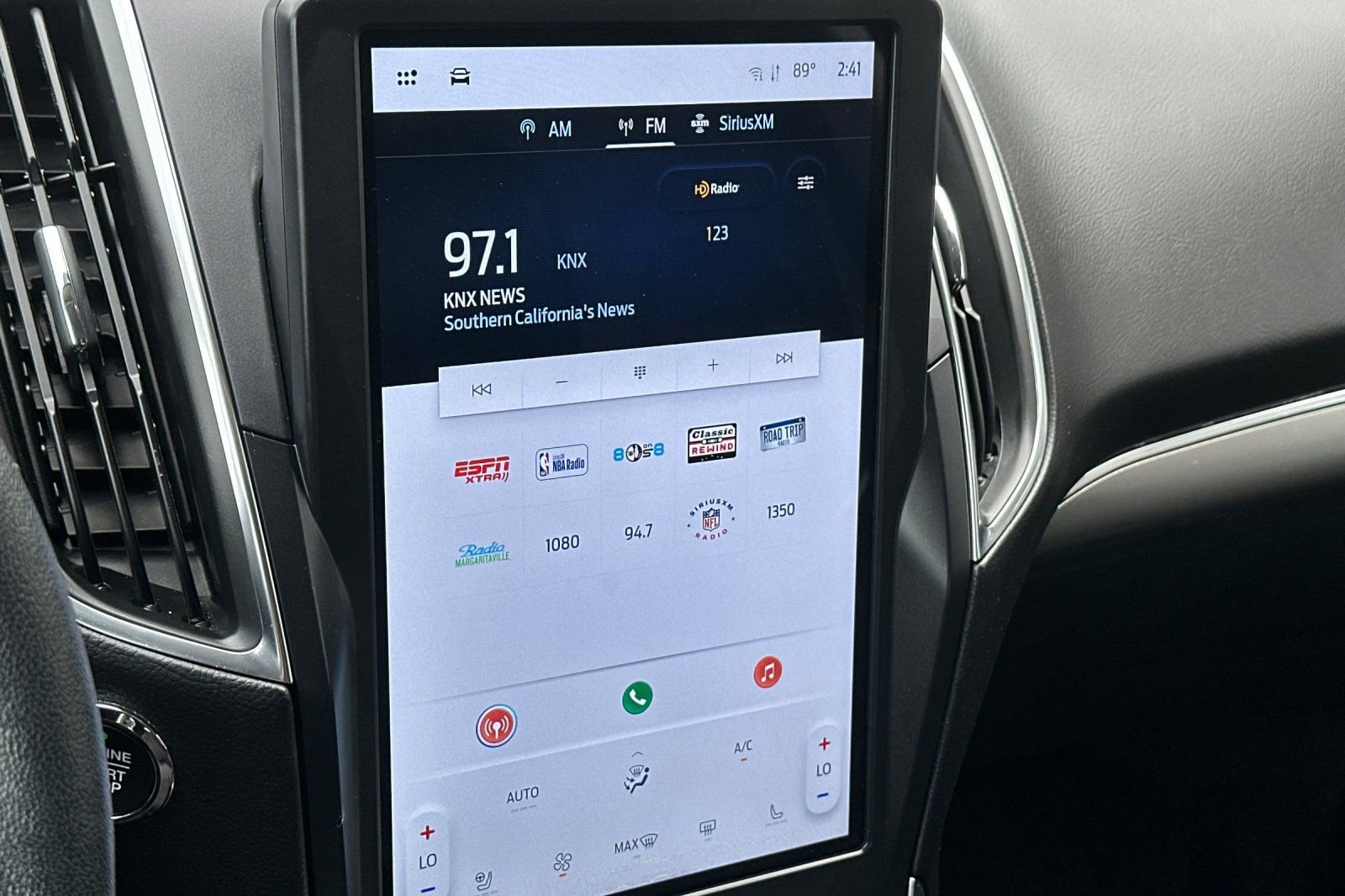 Used 2024 Ford Edge Titanium image 18