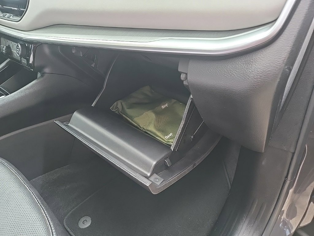 Used 2024 Jeep Compass Limited w/ Elite Group image 70