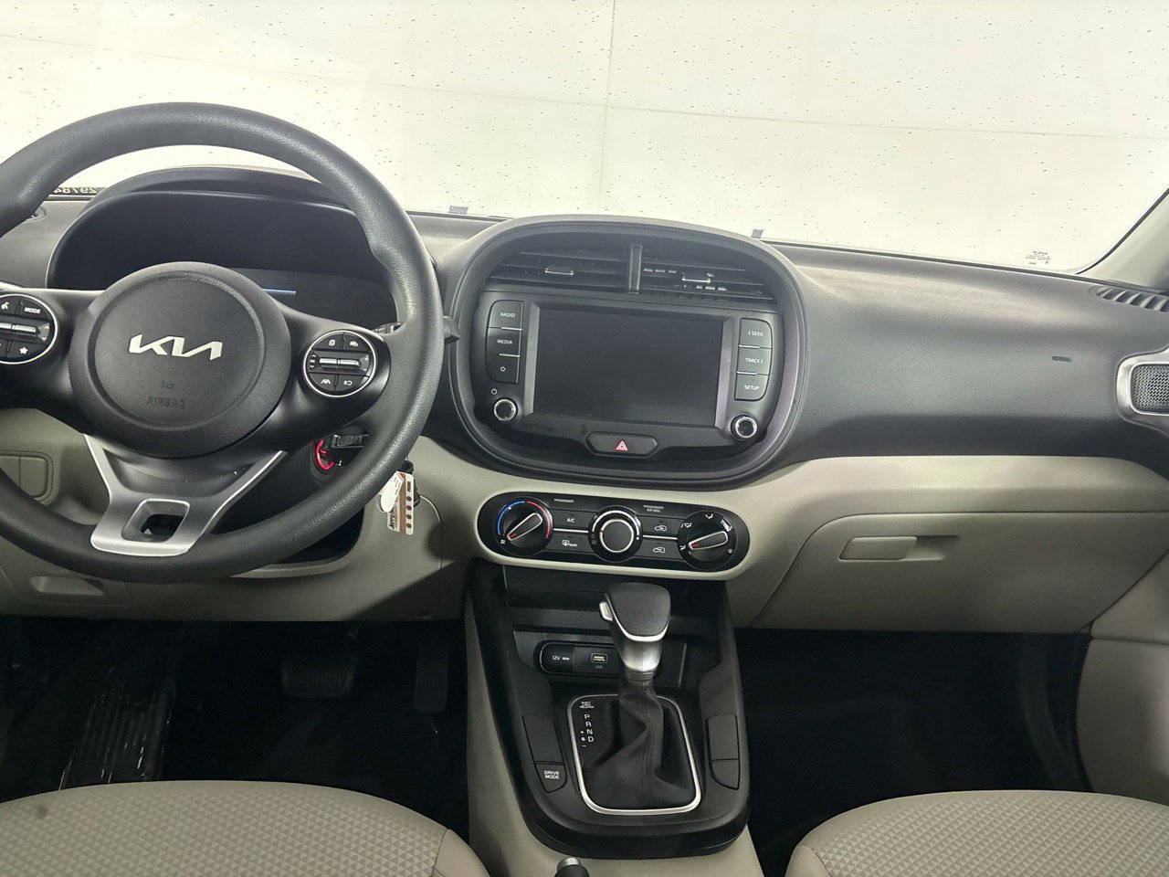Used 2025 Kia Soul LX FWD image 24