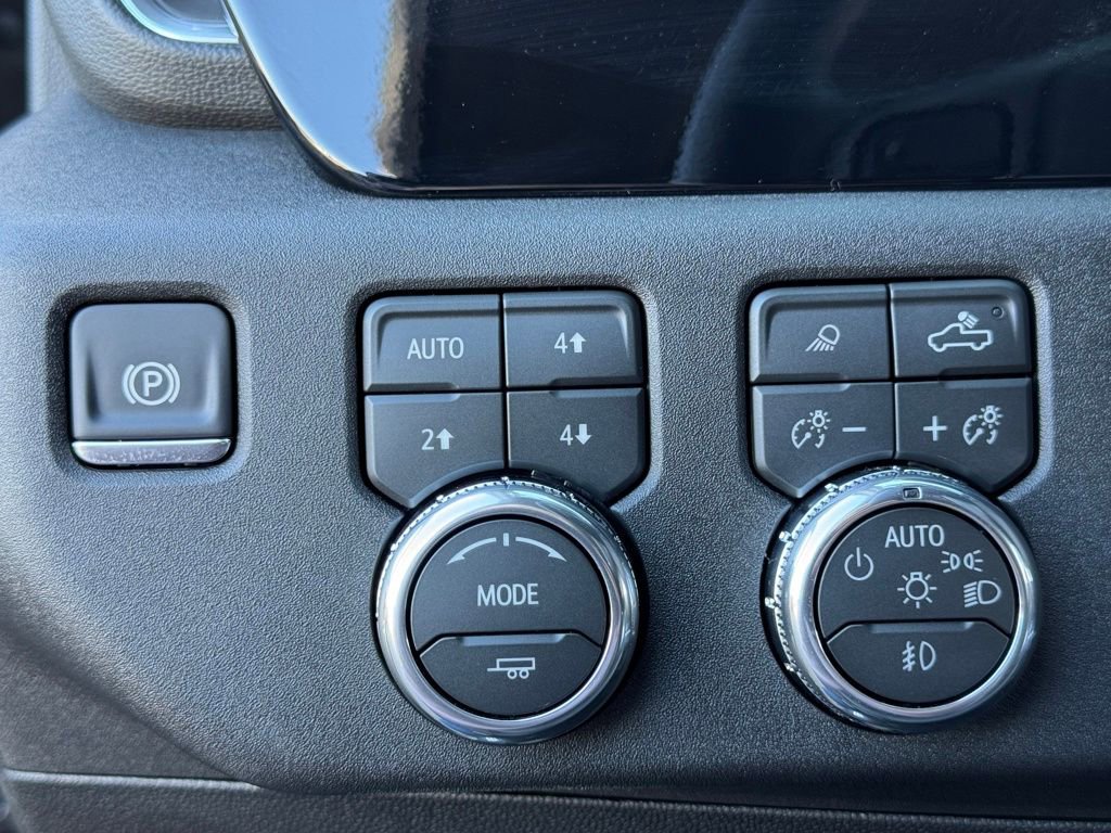 Used 2026 GMC Sierra 2500 SLT w/ SLT Premium Package image 18