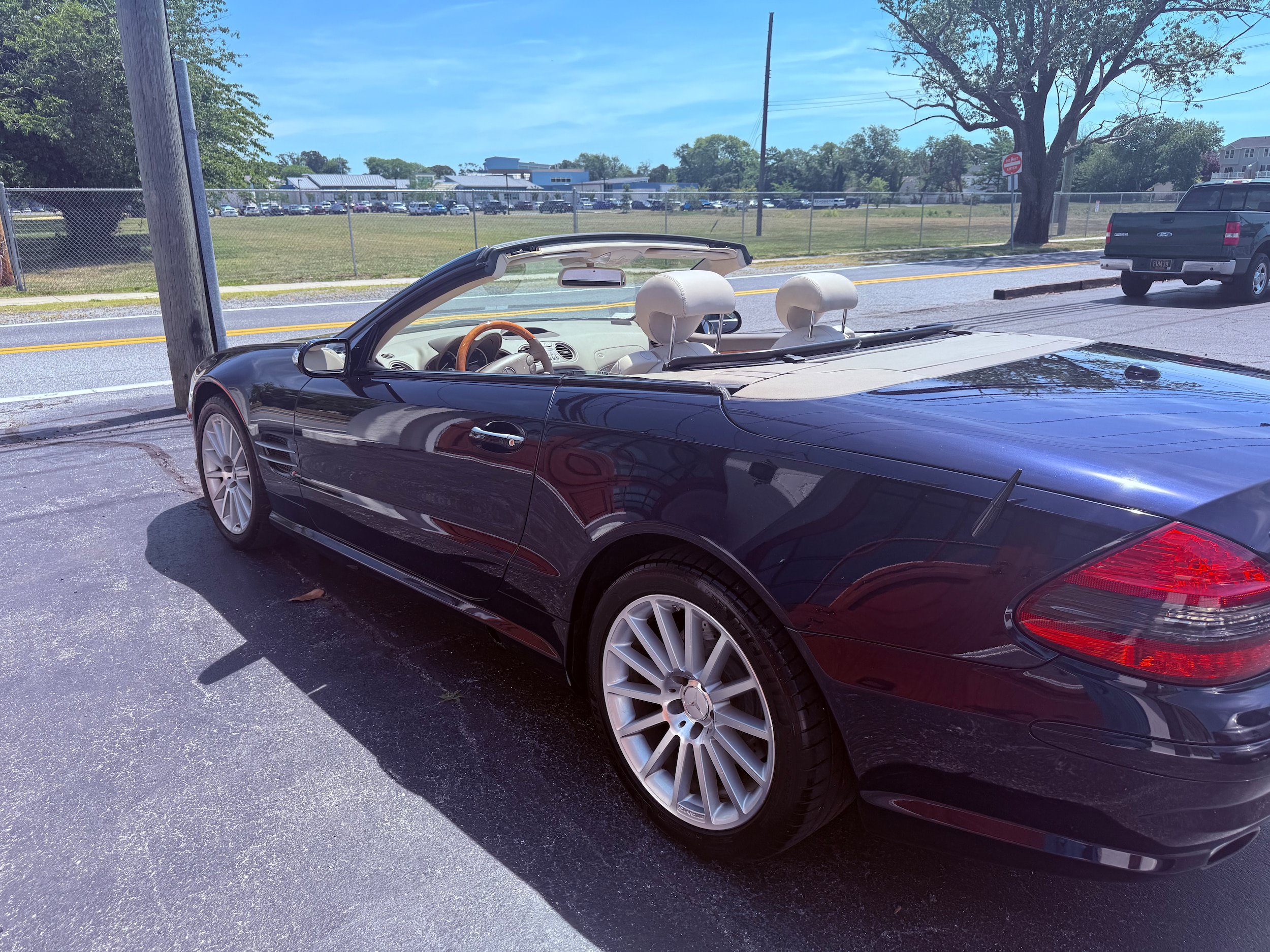 Used 2008 Mercedes-Benz SL 550 image 3
