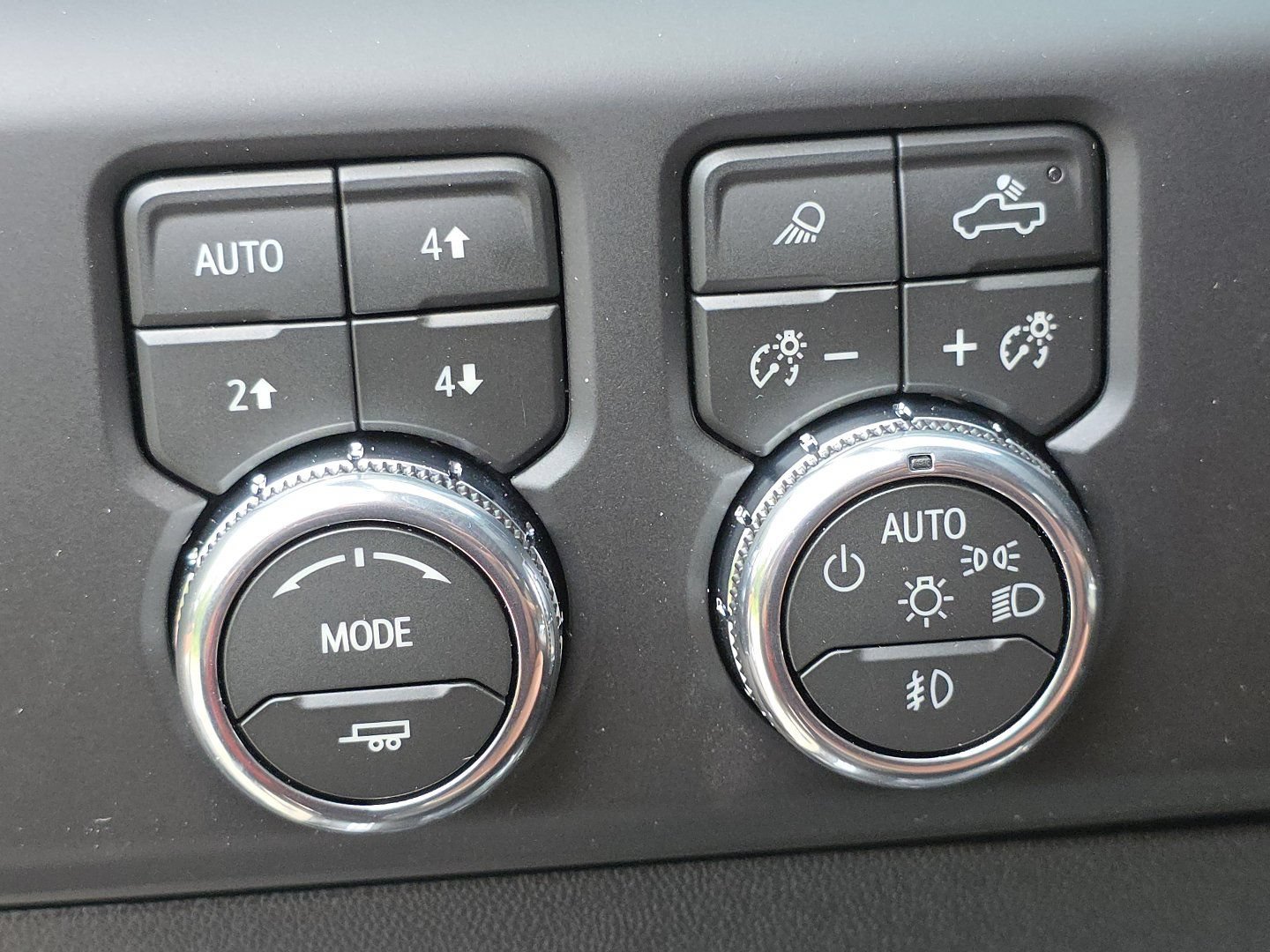 New 2026 GMC Sierra 3500 Denali Ultimate AWD/4WD image 33