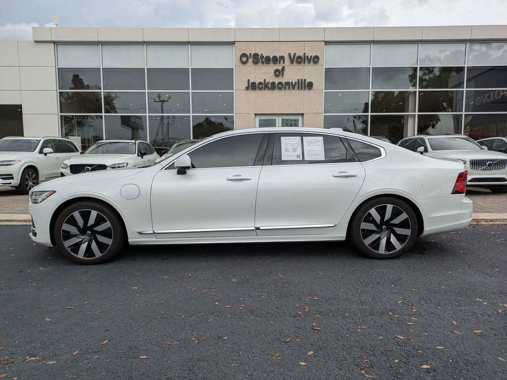 Certified 2024 Volvo S90 T8 Ultimate image 3
