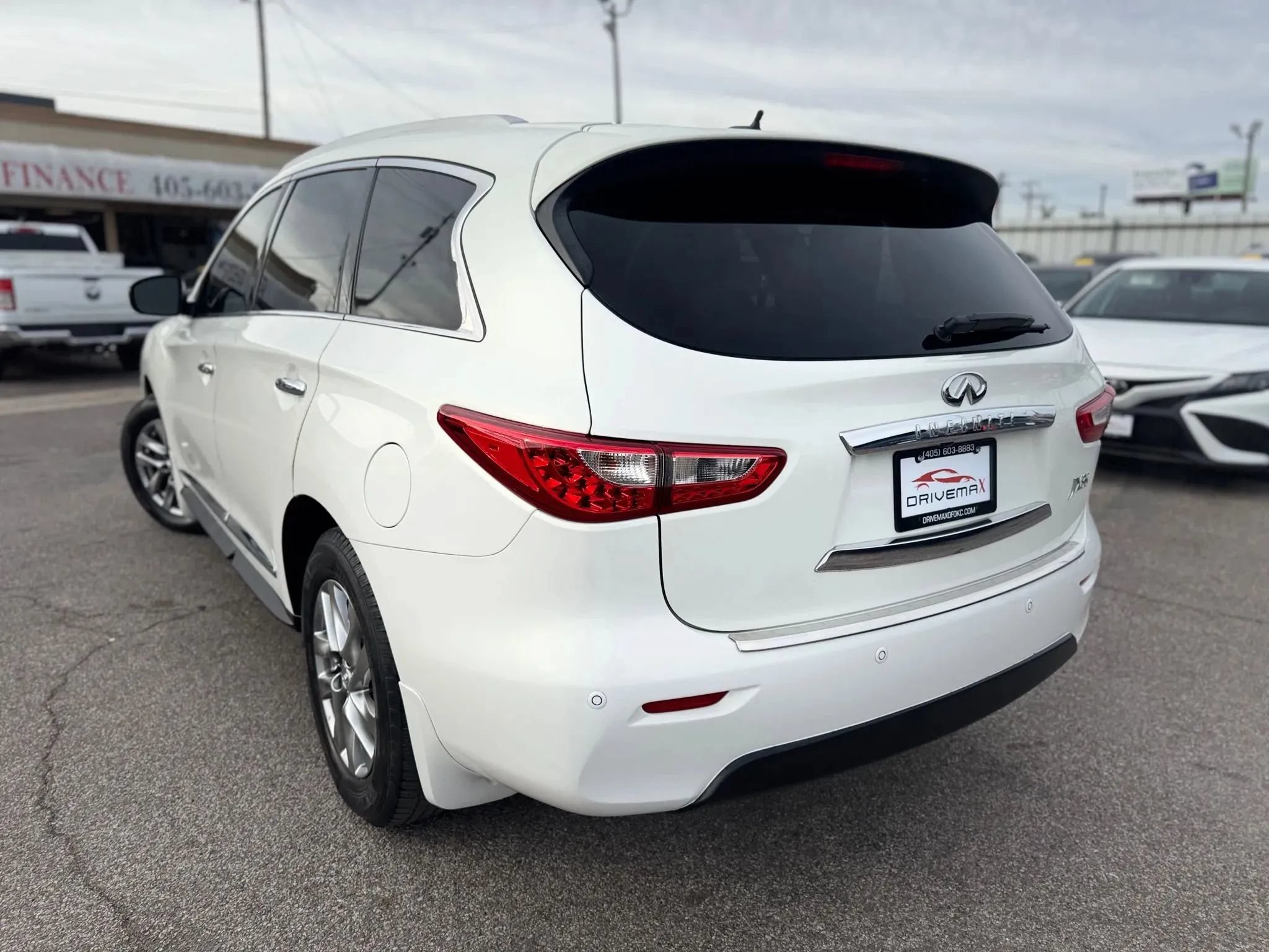 Used 2013 INFINITI JX35 FWD w/ Premium Pkg image 5